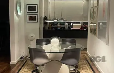 Apartamento a venda 2 dormitórios e uma suíte no bairro rio branco em porto alegre