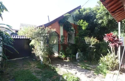 Casa para venda - 250m²,  com  3 dormitórios, 1 suíte, sala ampla, copa cozinha, churrasqueira, lareira, banheiro social, dependência de empregada, 3 vagas - medianeira
