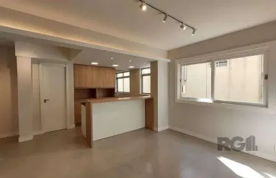 Apartamento semi mobiliado, 67m², 2 dormitórios, 1 vaga no bairro petrópolis