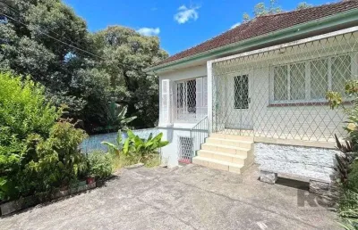 Casa à venda na rua marechal mesquita, no bairro teresópolis.