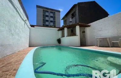 Casa com 3 quartos à venda na Rua Enfermeiro Ventura, 262, Vila Nova, Porto Alegre