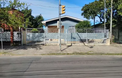 Casa térrea 3 dormitórios com 2 vagas cobertas e demais descobertas no bairro cristal