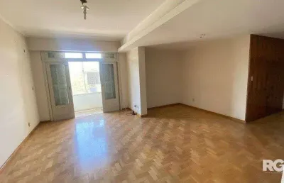 Apartamento 3  dormitórios de frente próximo a redenção