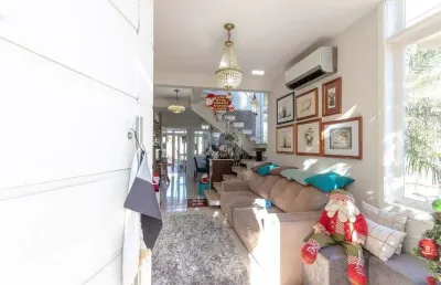 Casa com 4 quartos à venda na Avenida Edgar Pires de Castro, 540, Hípica, Porto Alegre