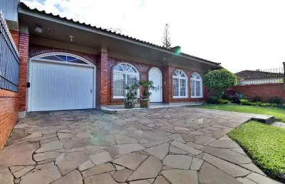 Casa para venda - 273m², 4 dormitórios, sendo 1 suites, 5 vagas - tristeza
