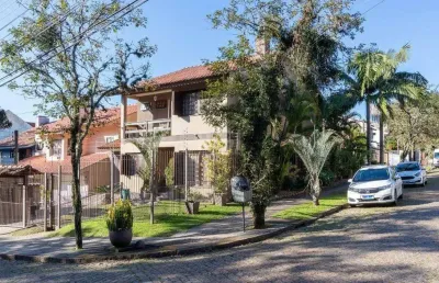 Casa com piscina para venda , 4 quartos, sendo 1 suite, 3 vagas