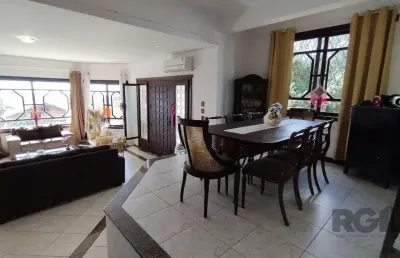 Sobrado, 5 quartos, 2 suites, pátio, 3 vagas - bairro vila nova