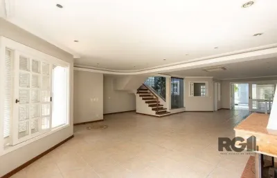 Belo sobrado, 3 quartos, 1 suite, piscina, 320m² privativos - tristeza