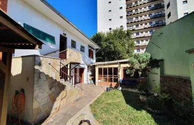 Casa para venda - 250m², 4 dormitórios, sendo 1 suites, 4 vagas - centro
