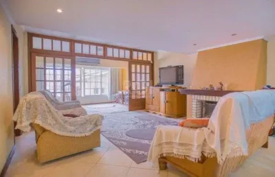 Casa para venda - 309m², 3 dormitórios, sendo 1 suites, 3 vagas - medianeira