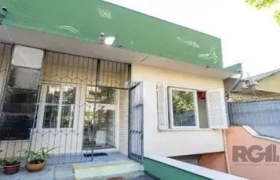 Casa no bairro petrópolis de 3 dormitórios e 4 vagas