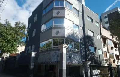 Vende prédio com 3 apartamentos, 9 dormitórios, 3 suíte, 3 salas amplas com churrasqueira, box 6 vaga coberta, 479 m² por r$ 1.200,000,00- são joão - porto alegre/rs