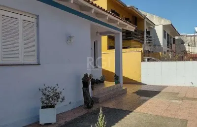 Casa com 3 quartos à venda na Rua Doutor João Evangelista F. da Costa, 81, Cavalhada, Porto Alegre