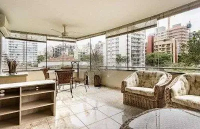 Amplo apartamento com 3 dormitórios, churrasqueira e hidromassagem - 222m² - petrópolis