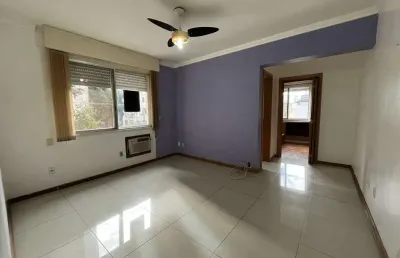 Apartamento de um quarto e uma vaga de garagem no centro de porto alegre