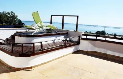 Venda apartamento tipo cobertura horizontal com vista panorâmica com três quartos, uma suíte com banheira de hidromassagem, closet. junto ao menino deus
