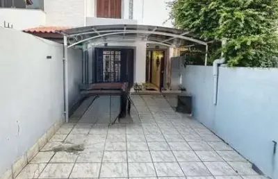 Casa com 2 quartos à venda na Rua José Antônio Chaise, 60, Hípica, Porto Alegre