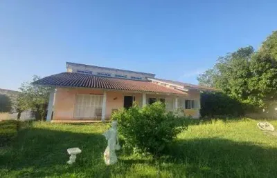 Casa em porto alegre, no bairro vila nova, com 3 dormitório(s), e 3 banheiros, à venda.
