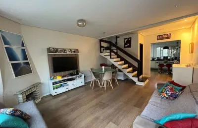 Casa triplex em condomínio no ecoville com 2 suítes