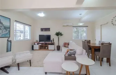 Casa com 3 quartos à venda na Rua Derocy Peres da Palma, 121, Lomba do Pinheiro, Porto Alegre