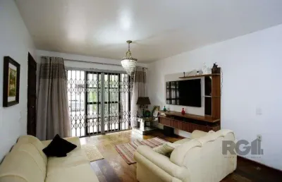Casa com 3 quartos à venda na Rua Chile, 545, Jardim Botânico, Porto Alegre