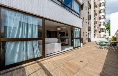 Apartamento garden com 2 suítes, pátio amplo e 2 vagas em localização valorizada