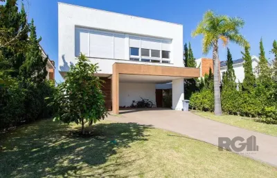 Casa em condomínio fechado com 3 quartos à venda na Avenida Juca Batista, 9000, Belém Novo, Porto Alegre