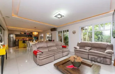 Vende exelente casa com 442m² , 4 dormitórios suíte, garagem para 4 carros