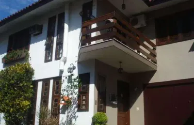 Casa em condomínio à venda no bairro tristeza – zona sul de porto alegre