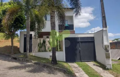 Casa com três quartos (1 suíte) a venda no alto das palmeiras!