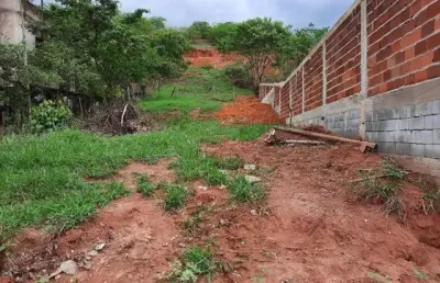 Terreno à venda na Avenida Doutor Getúlio Vargas, São José, Santana do Paraíso