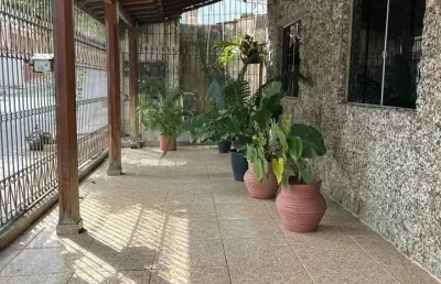 Casa á venda, excelente localização, b. vila celeste, ipatinga m.g