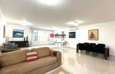 Belissima casa no bairro ponta da praia com 3 dormitorios 1 suite com 229 m2