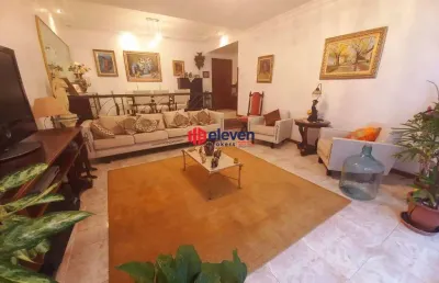 Apartamento à venda, frente praia, com vista parcial para o mar!