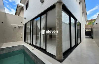 Casa térrea nova no marapé com 3 dormitórios, área gourmet e piscina.