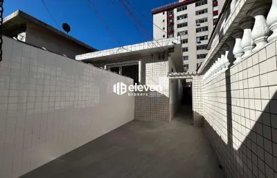 Excelente casa para locação com 2 suítes e 4 banheiros no embaré