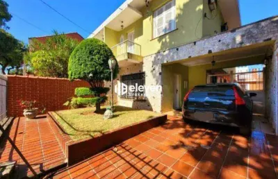Casa à venda com piscina, área gourmet e solarium no campo grande.