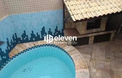 Oportunidade única na ponta da praia – casa geminada com piscina, edícula e excelente espaço interno