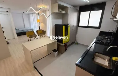 Studio mobiliado para alugar na ponta da praia – elegância, praticidade e vista para o mar!