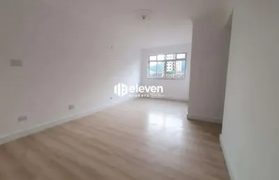 Apartamento reformado de 2 dormitórios – localização estratégica entre os canais 1 e 2!