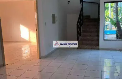Sobrado com piscina em uma área de 2500 m2 à venda no parque geórgia/jardim gramado