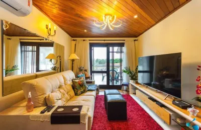 Casa com 6 quartos à venda na rua caeté, 600, vila assunção, porto alegre por r$ 1.800.000