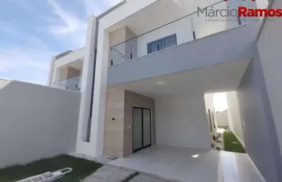 Casa à venda no centro de cascavel-ce: 3 quartos, 3 suítes, 2 vagas, 184,23m²!