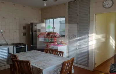 Casa, com 04 dormitórios, na região central, taubaté/sp