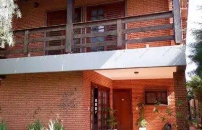 Casa à venda na Avenida Marginal Bento Ferreira Luiz, Jardim Zavanella, Araraquara