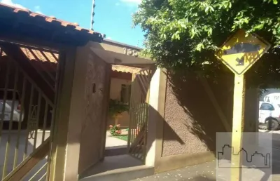 Casa com 3 quartos à venda na Rua Walter Rodrigues Mourão, Jardim Aranga, Araraquara