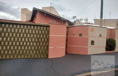 Casa com 3 quartos à venda na Rua Franz Arnoldi, Jardim Imperador, Araraquara