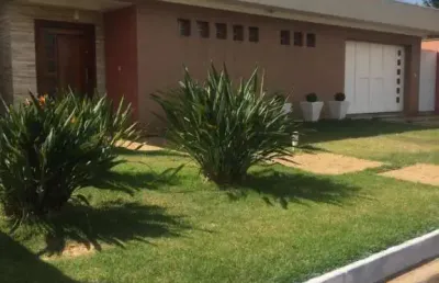 Casa em condomínio fechado com 4 quartos à venda na Avenida Irene Negrão de Moura, Parque Planalto, Araraquara