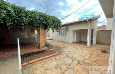 Casa com 5 quartos à venda na Avenida Bandeirantes, Centro, Araraquara