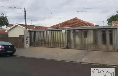 Casa com 3 quartos à venda na Rua Domingos Barbieri, Vila Harmonia, Araraquara